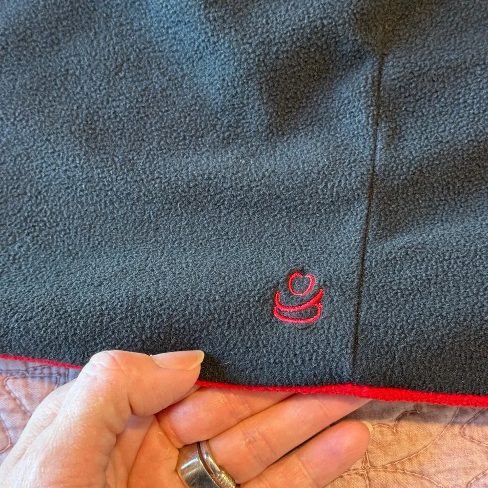 Cuddl Duds Black and Red Women's Reversible open cardigan - Picture 15 of 15